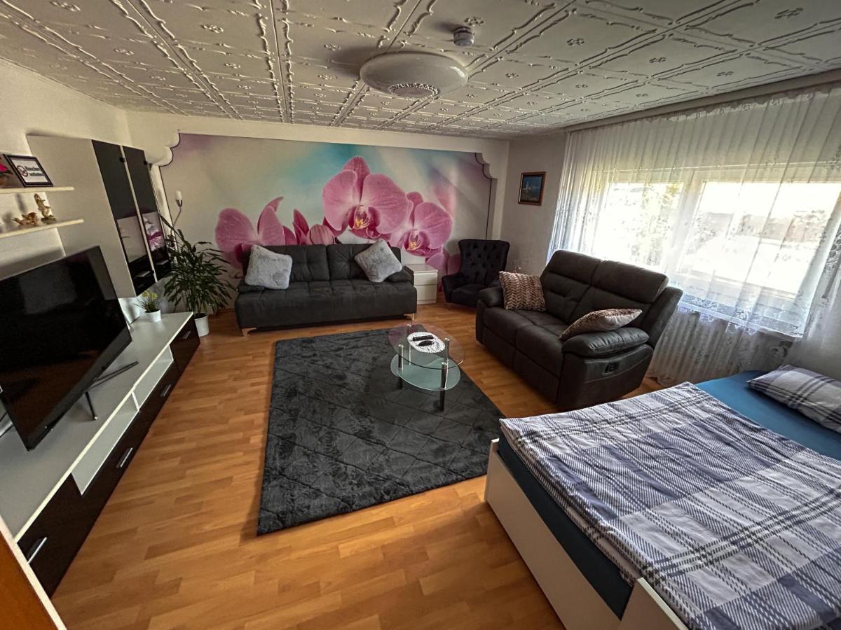 Ferien- und Monteurwohnung Julia Mörlenbach Exterior foto